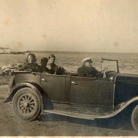 Durrell Family Winter 1935