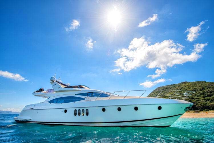 Azimut-002-luxury-yacht-hire-in-corfu