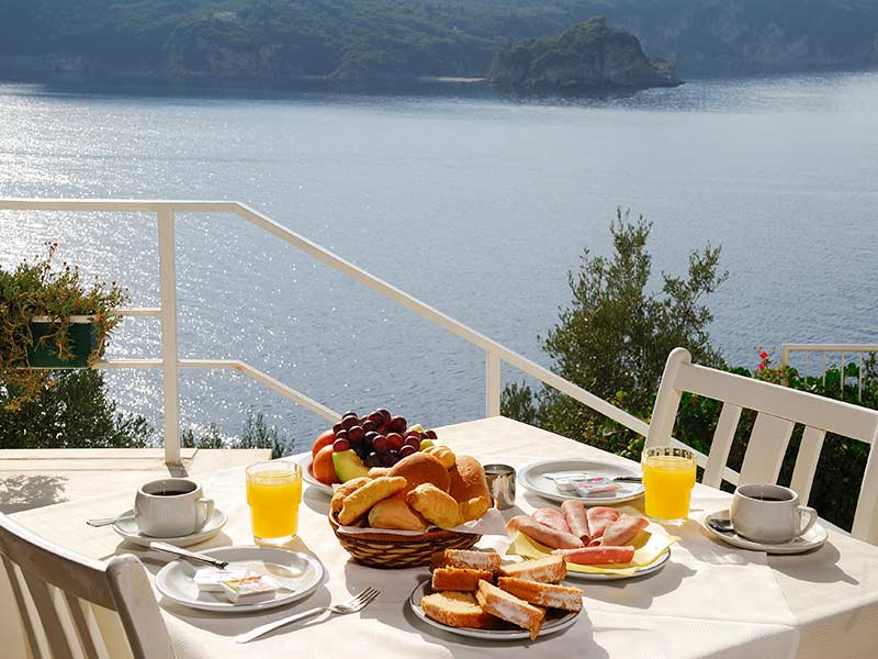 breakfast-akrotiri-beach-hotel