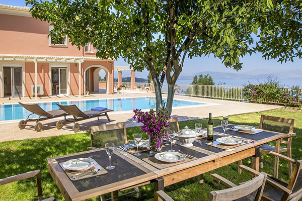 profile-villa-lara-in-corfu