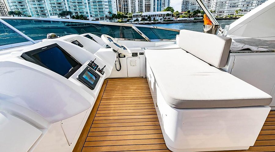 AZIMUT 85 F (21)