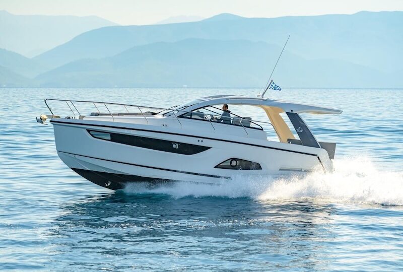 ioli-sealine-s390