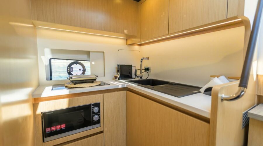 ioli-sealine-s390-08
